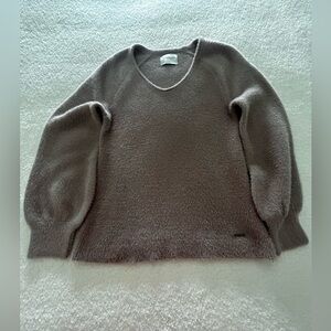 Abercrombie & Fitch V-Neck Sweater in Taupe/Pinkish Color Size Small Like New